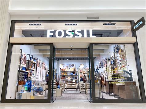 fossil outlet store near me.